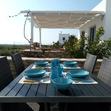 Naxos Apartman *