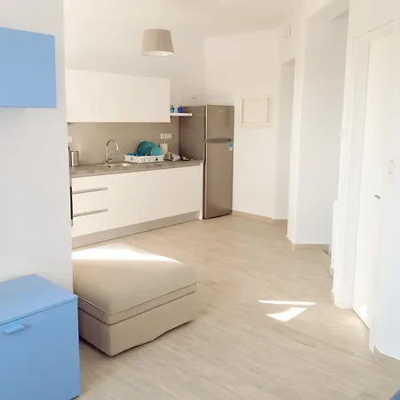Naxos Apartman *